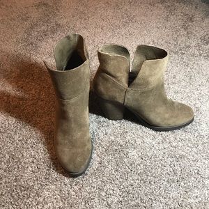 Vince Calmuto Suede Booties 5.5